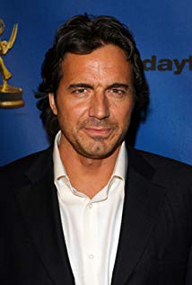 How tall is Thorsten Kaye?